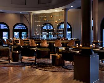 雷诺市中心万丽 Spa 酒店 - 里诺 - 酒吧