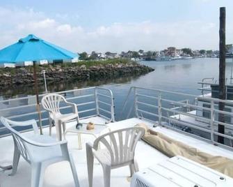 Charming Modern Housebarge - 布鲁克林 - 阳台