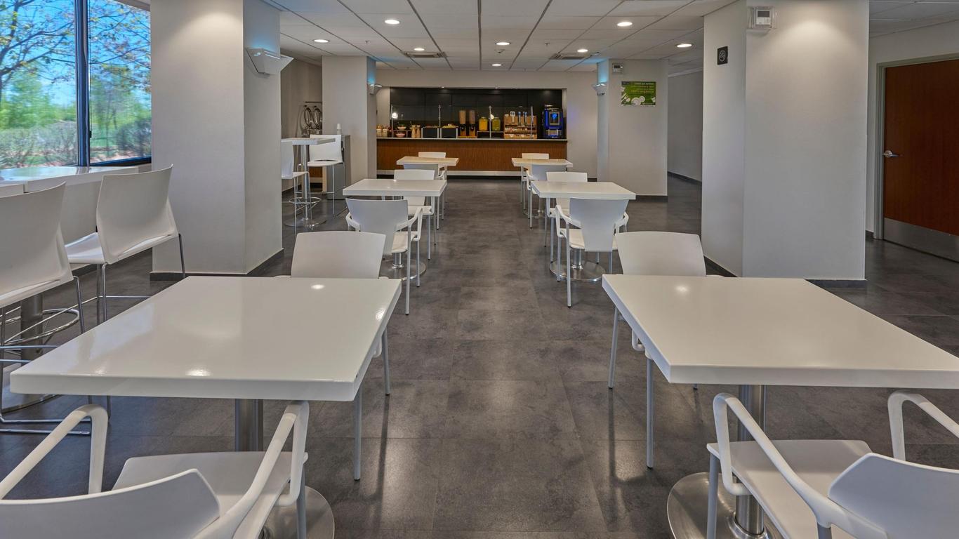 提华纳伊苏格特斯城市快捷酒店