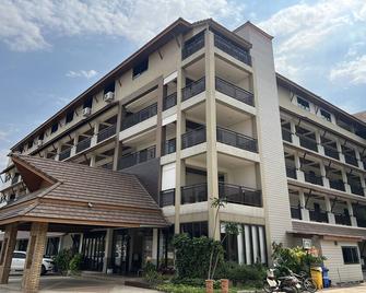 班雅度假酒店 - 乌隆 - 建筑