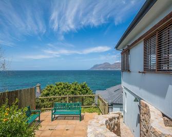 Modern Beach Apartment By Open Home - 梅森堡 - 阳台