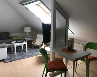 Ferienwohnung Huehnergott - 萨斯尼茨 - 客厅