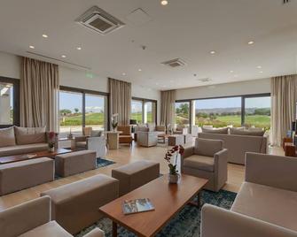 Villa Mihali - Four Bedroom Resort, Sleeps 8 - 库克里亚 - 休息厅