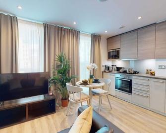 Deluxe Two-Bedroom Vauxhall Apartment - 伦敦 - 厨房