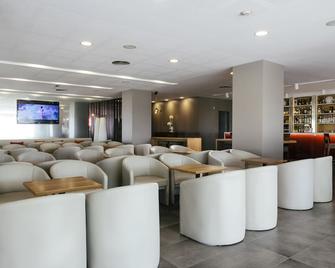 蒙地卡罗水疗养生酒店 - 罗萨斯 - 休息厅