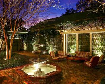 3br/2ba - Gorgeous 1838 Creole Cottage, Gorgeous Designer Renovation, Hip Local - 新奥尔良 - 露台