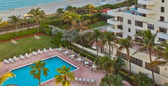 迈阿密海滨假日酒店 - 迈阿密海滩 - 游泳池
