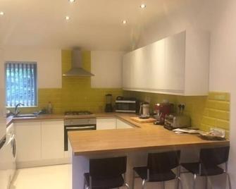 里奇蒙街联排房屋 - Stoke-on-Trent - 厨房