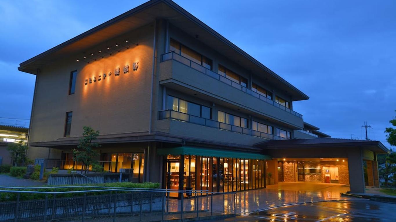 嵯峨岚山比纳里奥酒店
