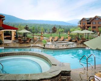 30-50% Off Whiteface Lodge Resort. Sleeps 6. - 普莱西德湖 - 游泳池