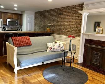 Fabulous 2 bdr with garden - 布鲁克林 - 客厅