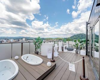 飞弹高山瓦特酒店及Spa - 高山 - 阳台