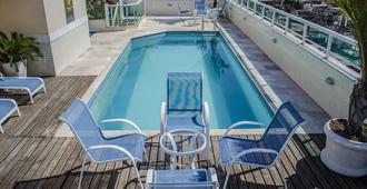 勃朗峰公寓酒店-杜克卡西亚斯 - 里约热内卢 - 游泳池