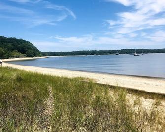 Waterfront With Private Beach Boat Dock And Launch Ramp - 牛尾洲 - 海滩