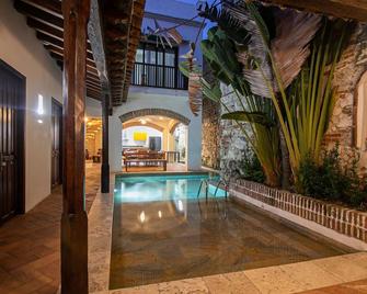 Old City 4 Bedroom Mansion - 卡塔赫纳 - 游泳池