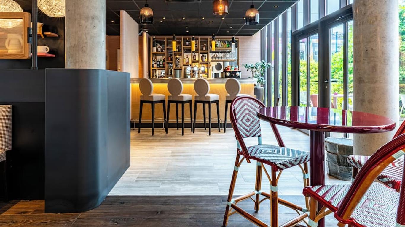 兰斯中心诺富特套房酒店