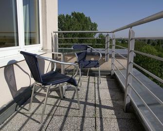 Hotel Am Weberplatz - 德累斯顿 - 阳台