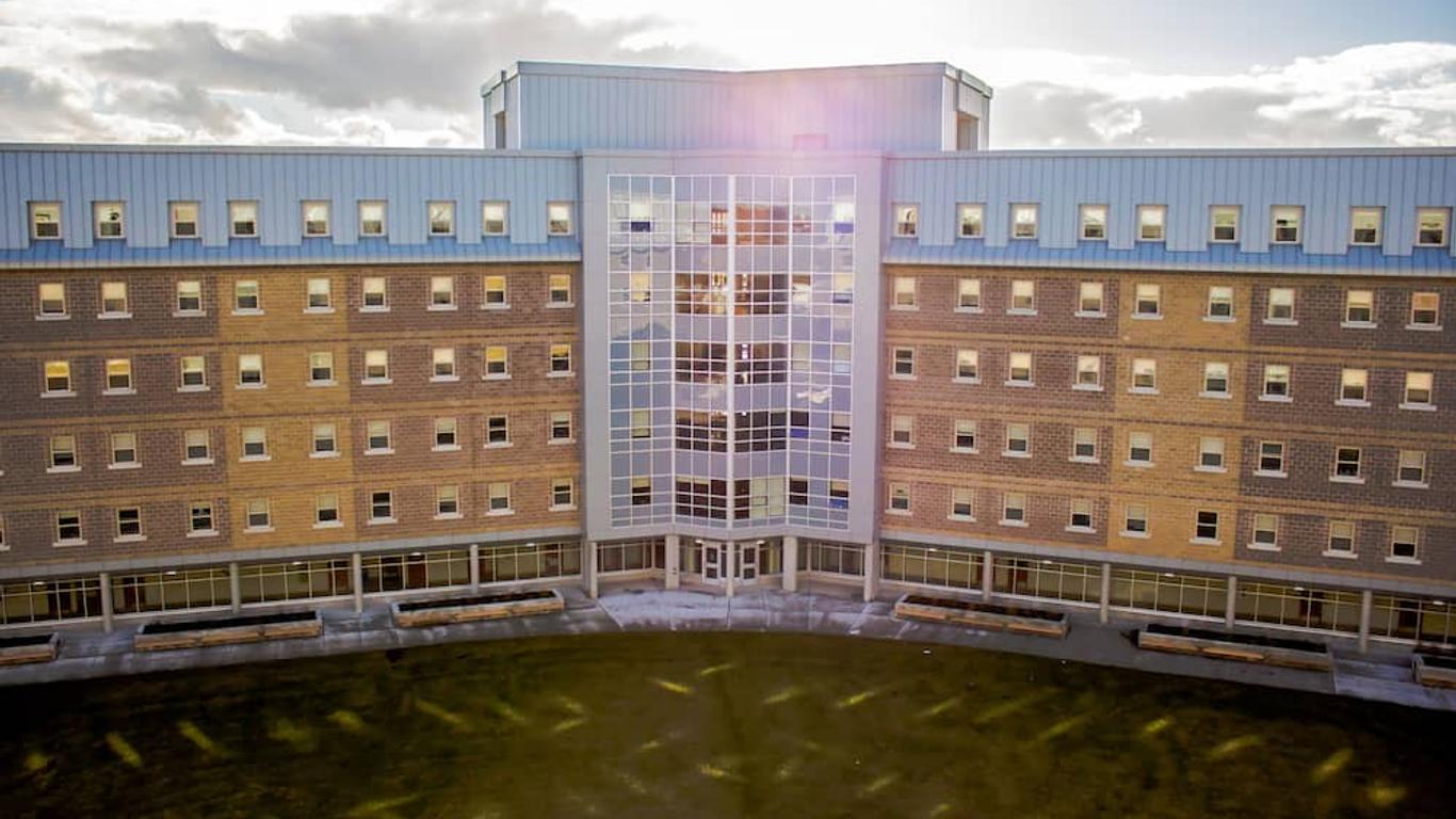 纪念大学酒店
