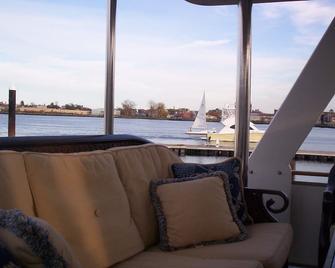 Spacious 2 bedrm 45 ft yacht close to the Freedom Trail - 波士顿 - 阳台