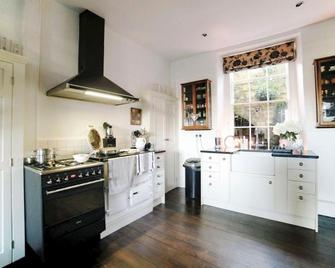 No 4 Ainslie's Belvedere B&B - 巴斯 - 厨房