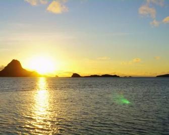 Traditional Bure by the beach in the authentic Yasawa Village - 亚萨瓦岛 - 海滩