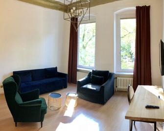 3 room vacation apartment Osnabrück City Heger Tor Apartments - 奥斯纳布吕克 - 客厅