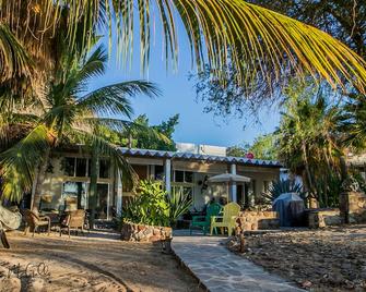Fly to Loreto, Beach front,4 bdr, 3 king suites! Coyote Beach, Concepcion Bay - 穆莱赫 - 建筑