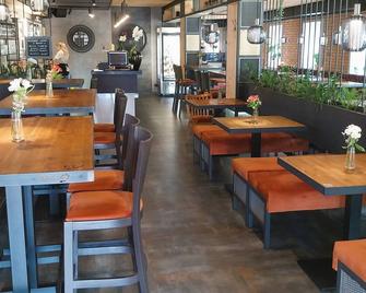 英特尔利贝雷兹酒店 - 利贝雷茨 - 餐馆