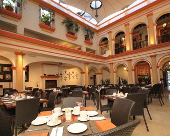 雷阿尔城历史中心酒店 - 圣克里斯托瓦尔-德拉斯卡萨斯 - 餐馆