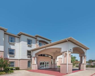 沃斯堡堆料场温德姆速 8 酒店 - 沃思堡 - 建筑