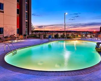 Kickapoo Lucky Eagle 娱乐场酒店 - 伊格尔帕斯 - 游泳池