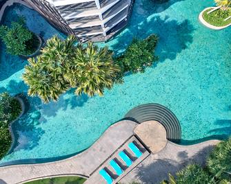 巴厘岛金巴兰艾美酒店 - South Kuta - 游泳池