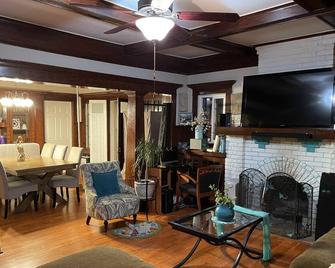 Private Room in Home - 洛杉矶 - 客厅