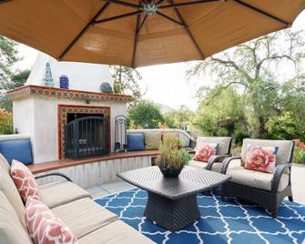 Luxury Home with Heated Pool - Spa and Lighted Pickle Ball Court - 圣地亚哥 - 露台
