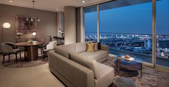 迪拜节庆之城洲际居家套房酒店 - 迪拜 - 客厅