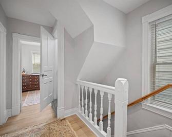 Classic Pittsburgh 4 Square - Easy Access to Town and Airport - 匹兹堡 - 睡房