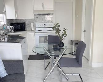 Modern Spacious 1BR minutes away from Main St - 温哥华 - 厨房