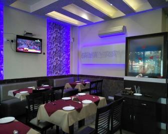 萨姆布吉酒店 - 塔那 - 餐馆