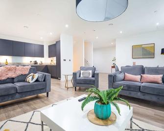 Luxury Free Parking Townhouse - 曼彻斯特 - 客厅