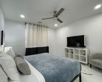 Gorgeous Abode 3 Bedrooms Hide-out in Mesa - 梅萨 - 睡房