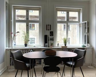 City Apartment in Copenhagen with 1 bedrooms sleeps 2 - 哥本哈根 - 餐厅