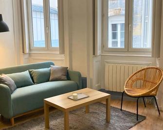 N26- Studio Calme Et Lumineux Coeur De - 贝桑松 - 客厅