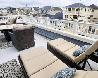 Seaside Bliss: Vacation Rental Paradise in Ortley Beach - 希塞德高地 - 阳台