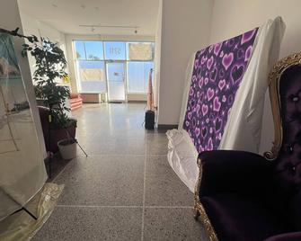 Cozy building in welcoming St. Louis with AC, WiFi - 圣路易斯 - 大厅