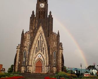 Duplex Apartment. One block from the Stone Cathedral. - 卡内拉