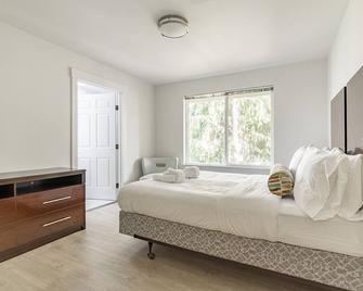 8BR/ 7Bath Mansion w/theater, fire pit, pool table - 西雅图 - 睡房
