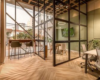 Houze - Stay & Residences By Ava - 亚松森 - 阳台