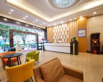 艺龙瑞云酒店（深圳国际会展中心塘尾地铁站店） - 深圳 - 柜台