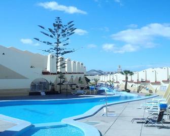 Mareverde free wifi Bright Apartment - 阿德耶 - 游泳池
