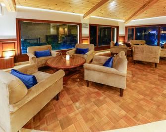 Madhuban Sarovar Portico Mussoorie (马德胡班萨罗瓦尔门廊穆索里) - 慕苏里 - 大厅